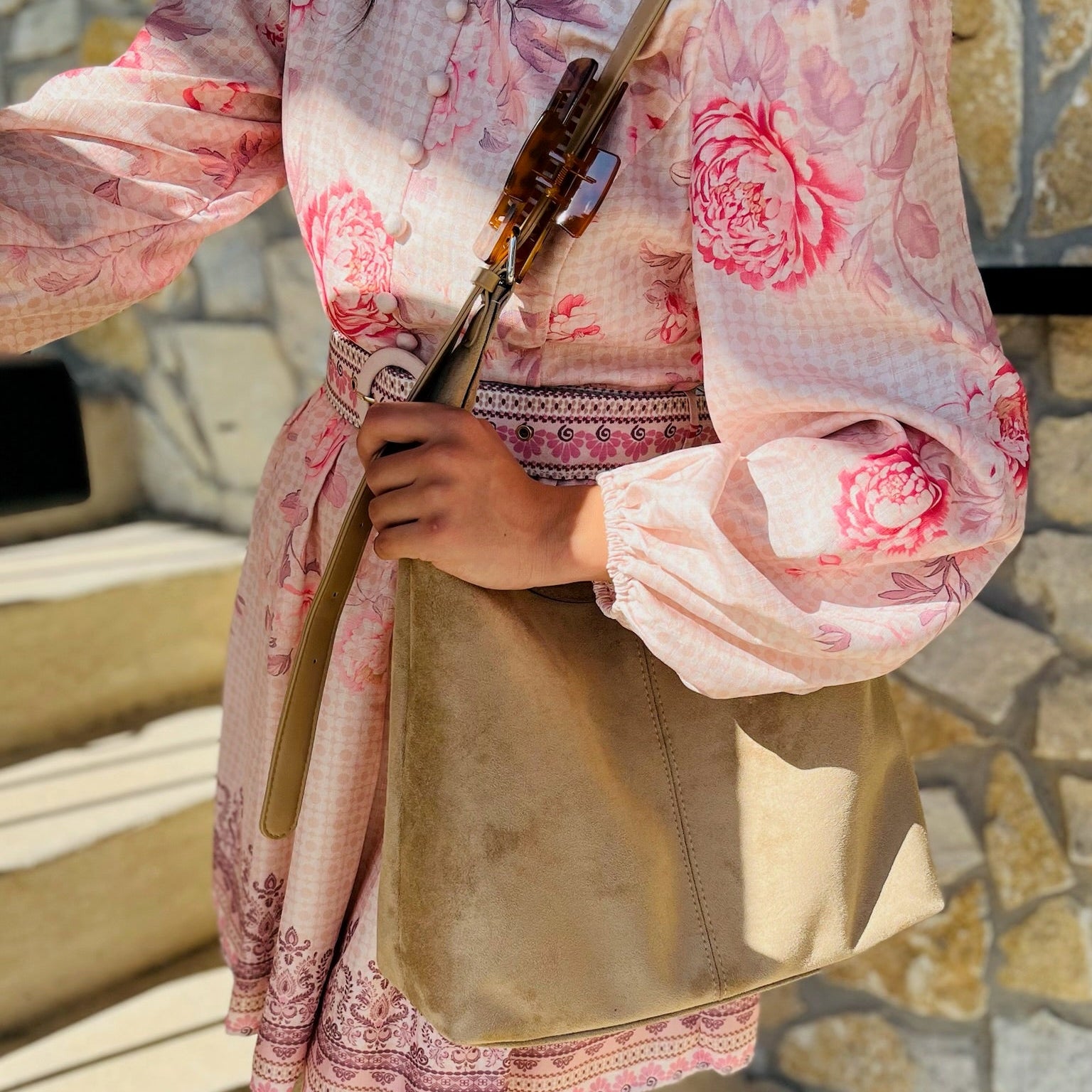 everyday tote bag, minimalist tote, women’s work bag, casual shoulder bag, PU leather tote, fall tote bag, versatile handbag, neutral tote, travel carryall, office tote purse, large capacity bag, soft structured tote, city style bag, modern classic tote, coffee tote bag, khaki tote bag, black tote, brown tote, chic everyday bag, simple faux leather tote, trendy fall handbag, effortless style tote