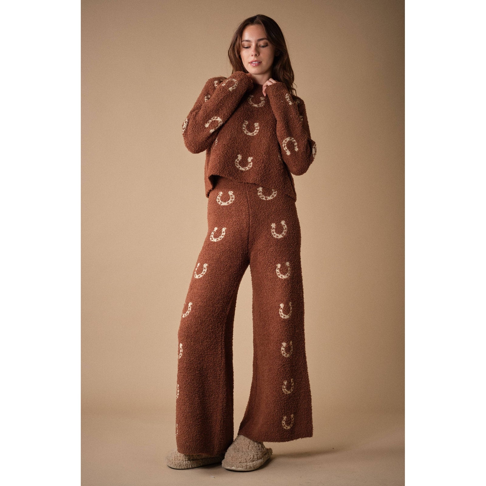The Saddle & Stitch Horseshoe Teddy Knit Set