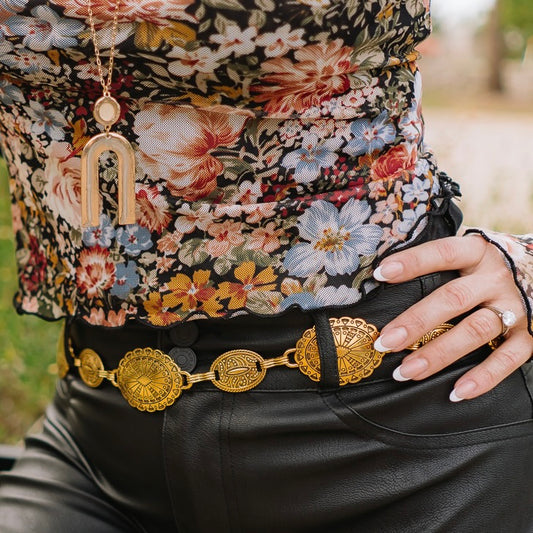 western chain belt, boho western belt, gold chain belt, silver chain belt, adjustable waist belt, western boho accessory, boutique chain belt, festival outfit belt, cowgirl style belt, western-inspired jewelry, layered boho belt, chic statement belt, metallic waist belt, adjustable chain extender belt, trendy western fashion, bohemian cowgirl style, versatile chain belt, belt for dresses and skirts, boutique western accessory, boho chic outfit detail, rodeo fashion belt, stylish waist chain