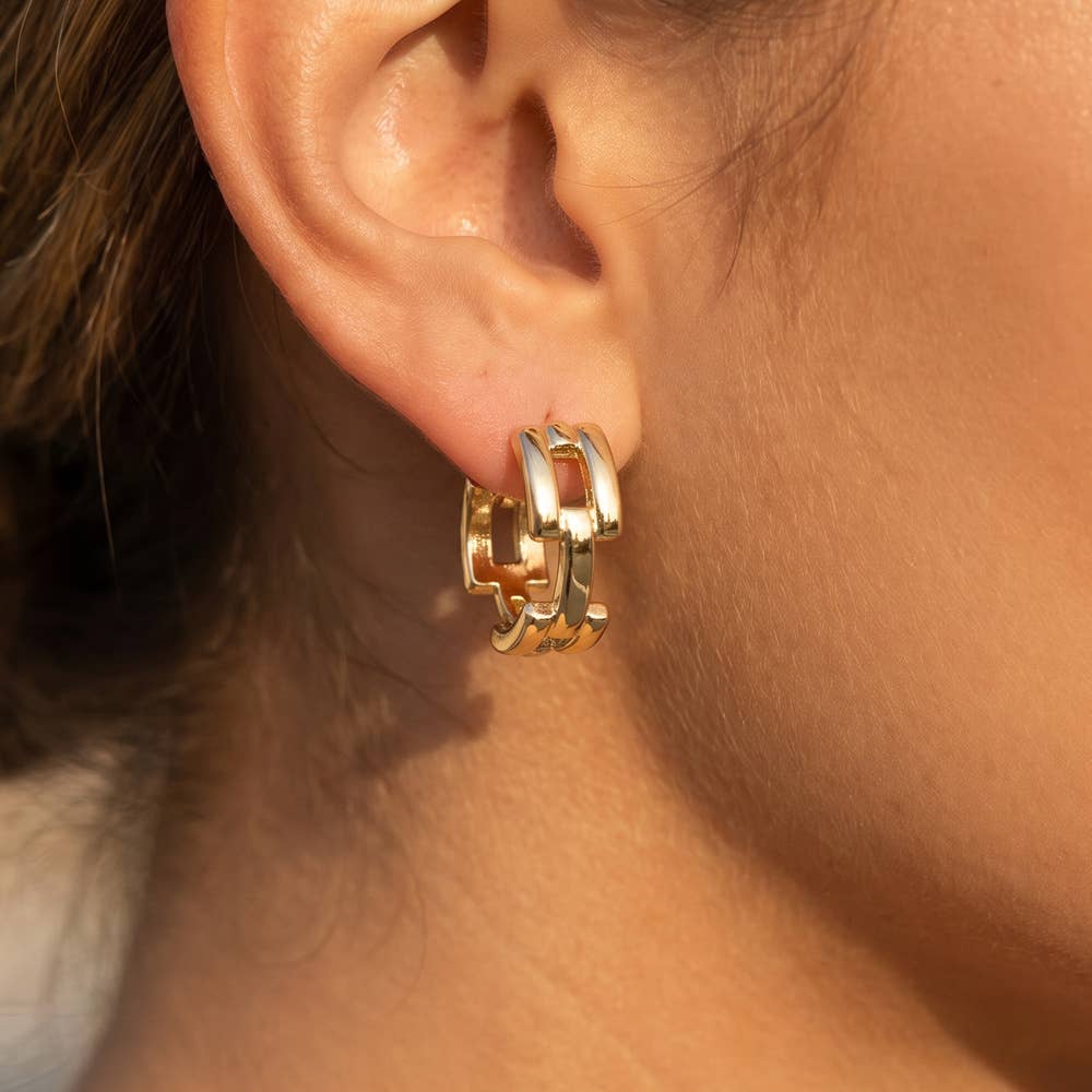 The Florence Chunky Chain Link Textured Huggie Hoop Earrings