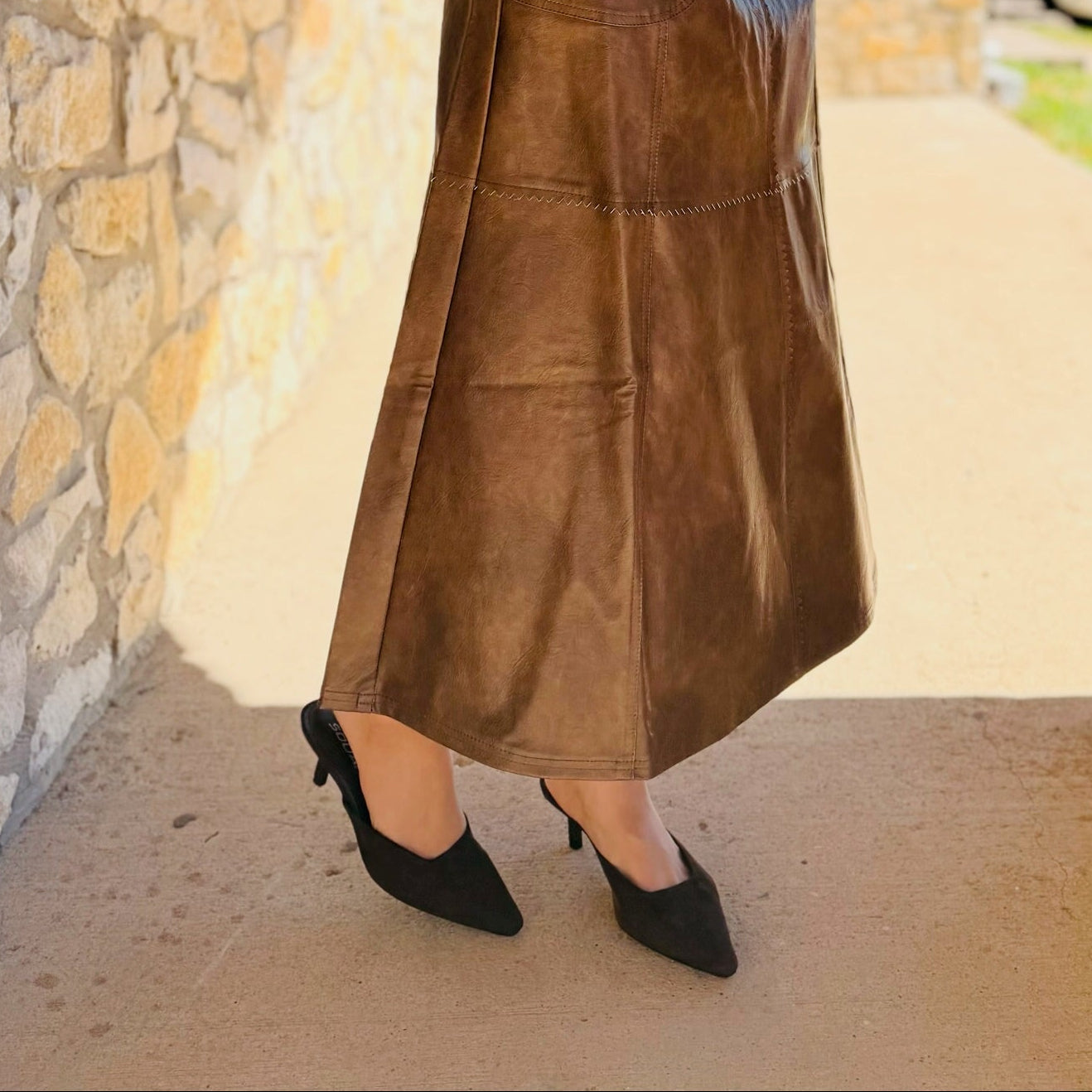 The Victoria Pointed Toe Kitten Heel Mule Slip-On Pumps