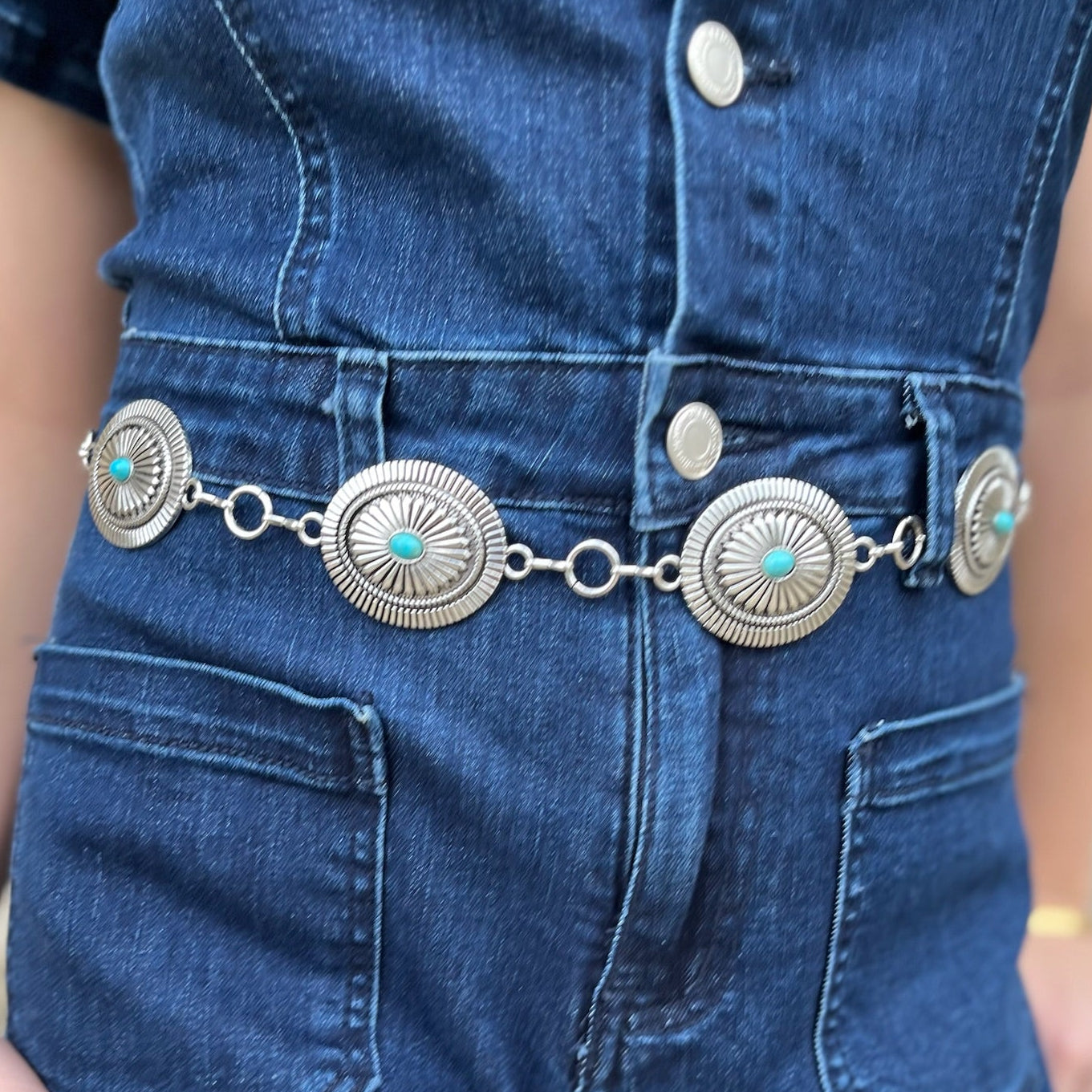 silver western belt, boho chic belt, turquoise accent belt, silver metal belt, adjustable western belt, rodeo belt accessory, country concert belt, cowgirl style belt, statement silver belt, bohemian western fashion, turquoise detail belt, western outfit accessory