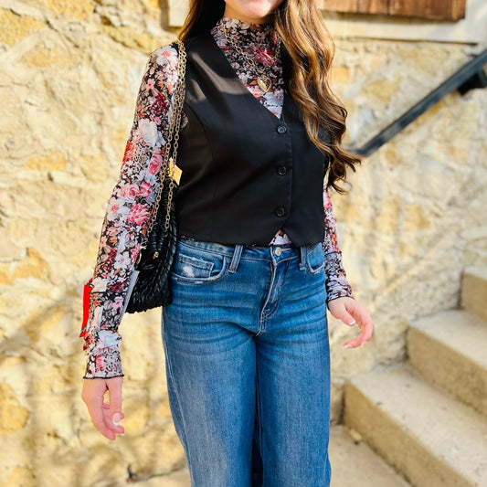 floral print top, fall florals, fall floral top, black floral top, black floral mock neck top, high neck top, ruffled cuff top, fall photos, layering top, fall top, concert top, country concert top, top with thumbholes, thumbhole sleeves top, black floral print top, semi sheer top