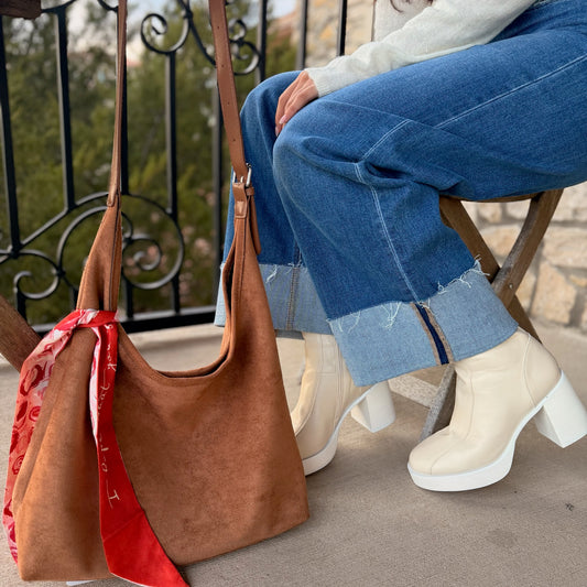 everyday tote bag, minimalist tote, women’s work bag, casual shoulder bag, PU leather tote, fall tote bag, versatile handbag, neutral tote, travel carryall, office tote purse, large capacity bag, soft structured tote, city style bag, modern classic tote, coffee tote bag, khaki tote bag, black tote, brown tote, chic everyday bag, simple faux leather tote, trendy fall handbag, effortless style tote
