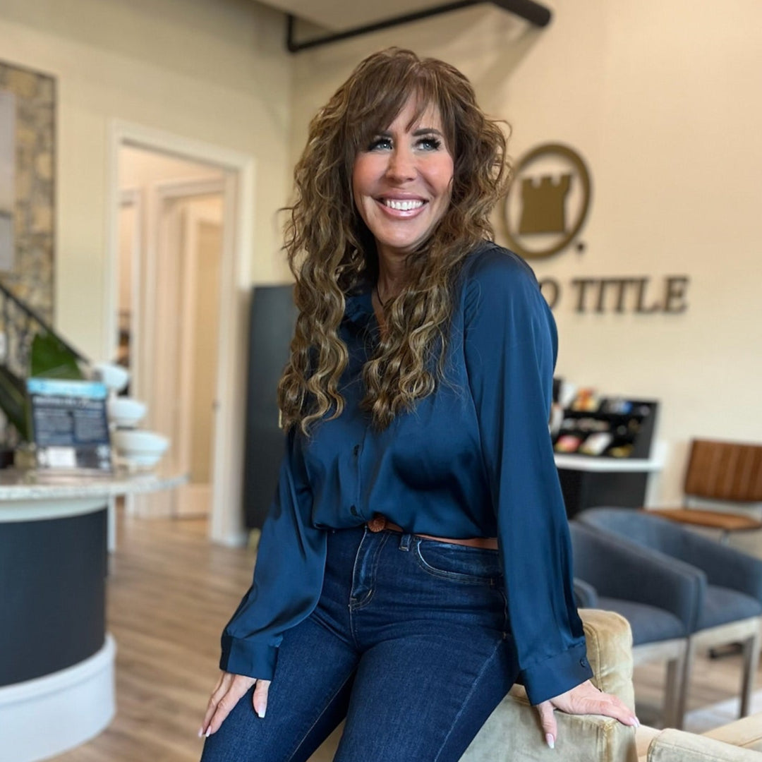 button down blouse, button down top, collared top, collared blouse, work top, work blouse, business casual, business chic, business attire, work attire, staple piece, must have piece, staple top, staple blouse, teal button down blouse, teal blouse, collared teal shirt, basic shirt, basic blouse