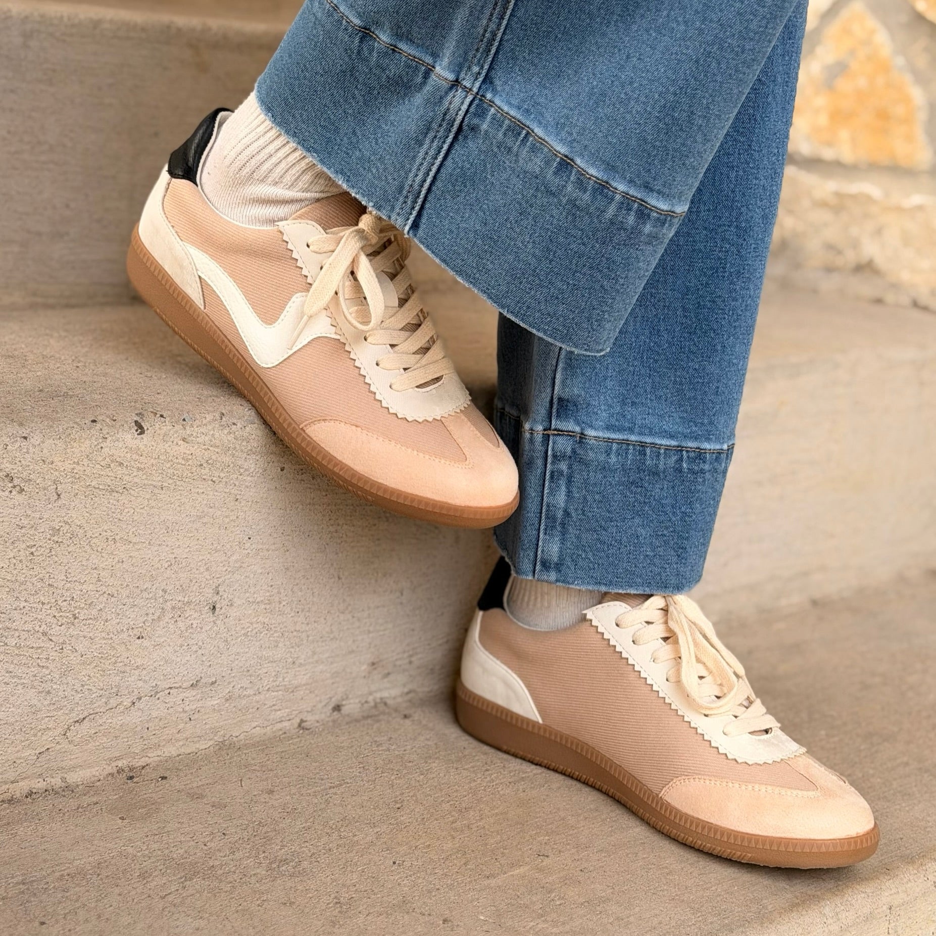 neutral lifestyle sneakers, everyday sneakers women, low top sneakers women, neutral sneakers women, casual white sneakers, vegan leather sneakers, canvas sneakers women, lace up sneakers women, comfortable everyday shoes, cushioned sneakers women, all day wear sneakers, weekend sneakers women, sneakers for errands, sneakers with dresses, sneakers with jeans, versatile neutral shoes, minimalist sneakers women, classic lifestyle sneakers, fashion sneakers women, spring sneakers women, transitional shoes