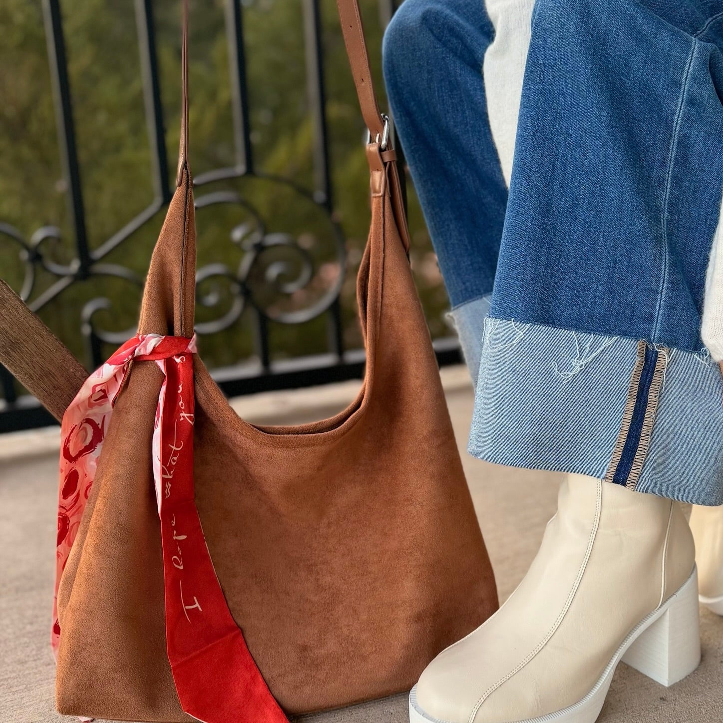 everyday tote bag, minimalist tote, women’s work bag, casual shoulder bag, PU leather tote, fall tote bag, versatile handbag, neutral tote, travel carryall, office tote purse, large capacity bag, soft structured tote, city style bag, modern classic tote, coffee tote bag, khaki tote bag, black tote, brown tote, chic everyday bag, simple faux leather tote, trendy fall handbag, effortless style tote