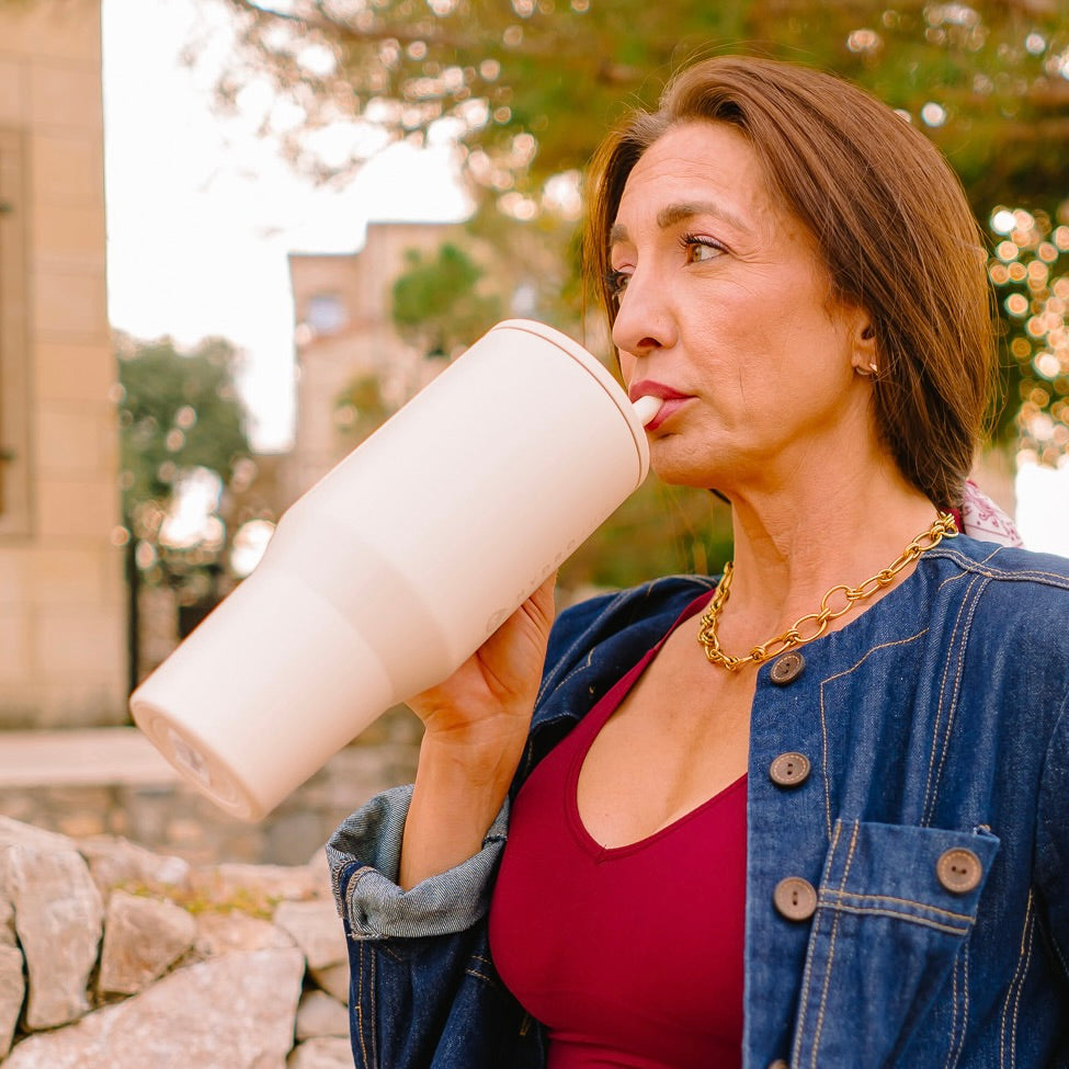 40oz tumbler, leakproof tumbler, insulated water cup, triple wall tumbler, cupholder friendly tumbler, large travel mug, hydration tumbler, reusable drinkware, soft touch lid tumbler, flip straw tumbler, stainless steel tumbler, modern water cup, durable travel tumbler, no spill tumbler, insulated coffee cup, everyday hydration cup, trendy tumblers for women, cute drink tumblers, eco-friendly drinkware, large capacity tumbler, hydration essential, on-the-go tumbler, aesthetic tumblers, 40oz insulated mug