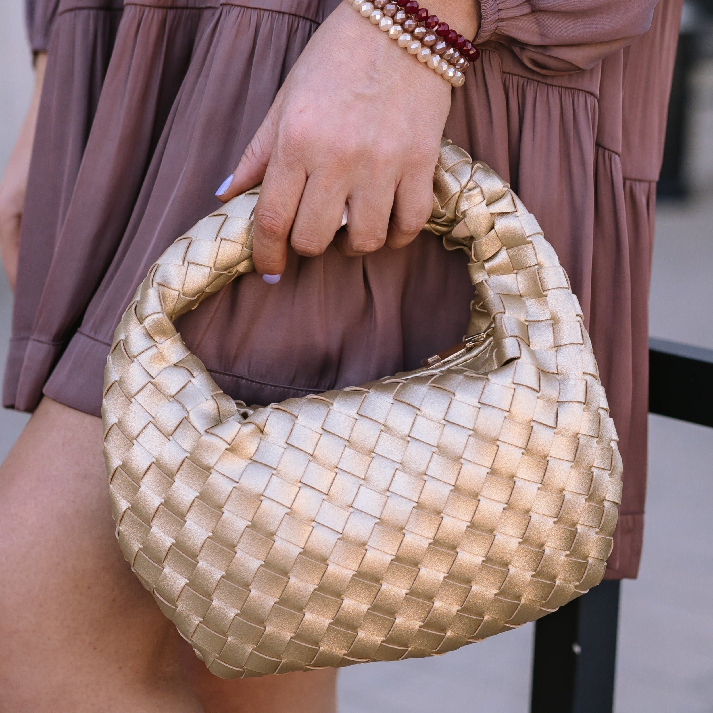 woven bag, bag, purse, woven purse, clutch, going out purse, going out bag, trendy bag, trendy purse, gold clutch, gold purse, gold woven bag