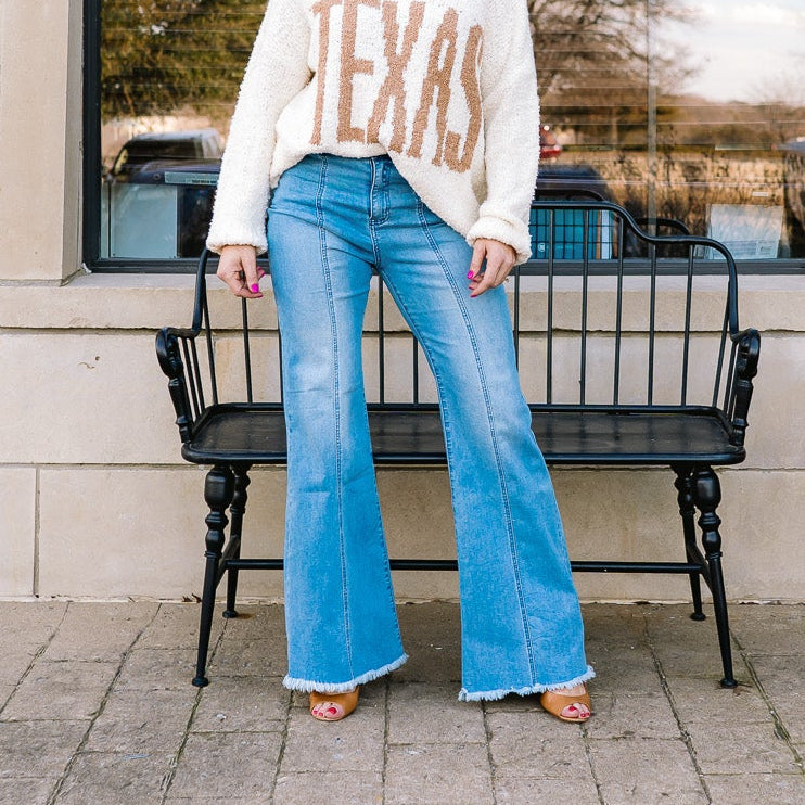 wide leg jeans, wide leg denim, palazzo legs, palazzo jeans, palazzo denim, light wash denim, light wash jeans, clean jeans, clean denim, teacher jeans, teacher denim, fall jeans, staple jeans, winter jeans, winter denim, spring denim, spring jeans, summer jeans, summer denim, medium wash, medium wash denim, medium wash jeans, business casual