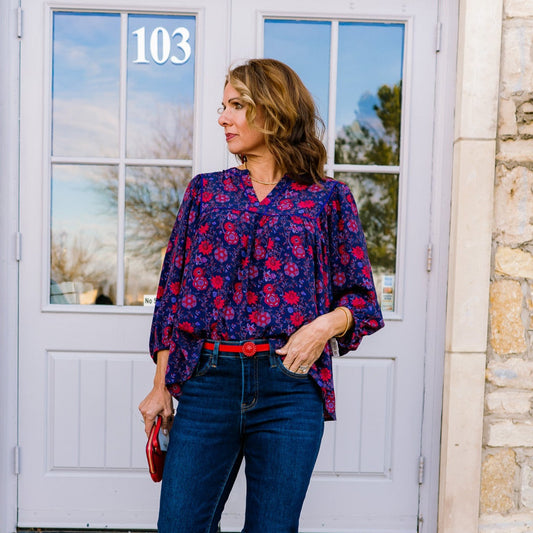 Hi lo top, blouse, floral blouse, floral top, spring florals, summer florals, spring blouse, summer blouses, brunch outfit, brunch blouse, long sleeve top, long sleeve blouse, trending spring tops, trending spring blouses, floral pattern, flirty florals, boho blouse, date night top, business causal, business chic