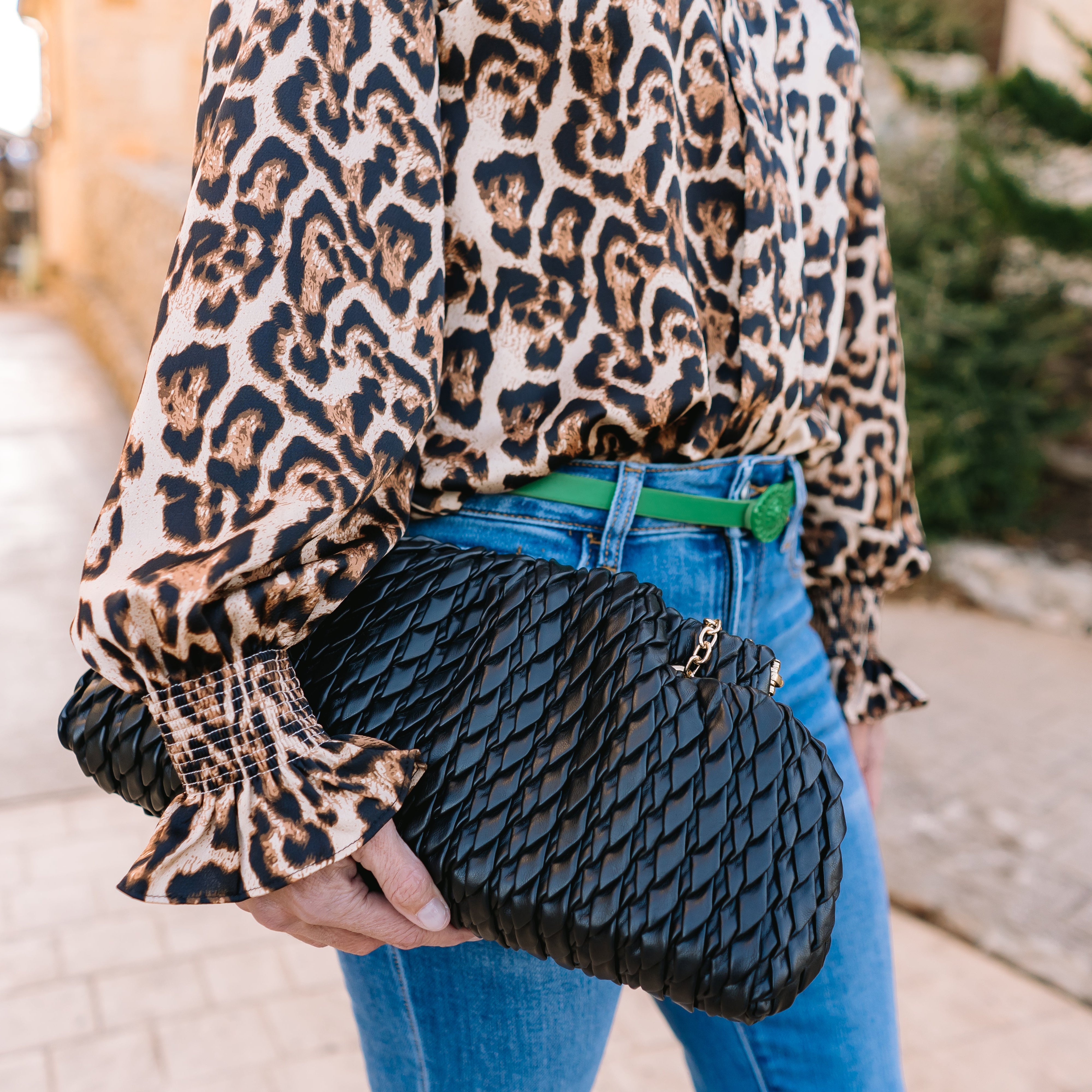 leopard trend, trending leopard, leopard blouse, leopard top, leopard print, leopard pattern, business casual, business chic, work top, date night top, date night outfit, statement top, statement piece, leopard, brunch top, mom top, smocked sleeve top, balloon sleeves, long sleeve blouse