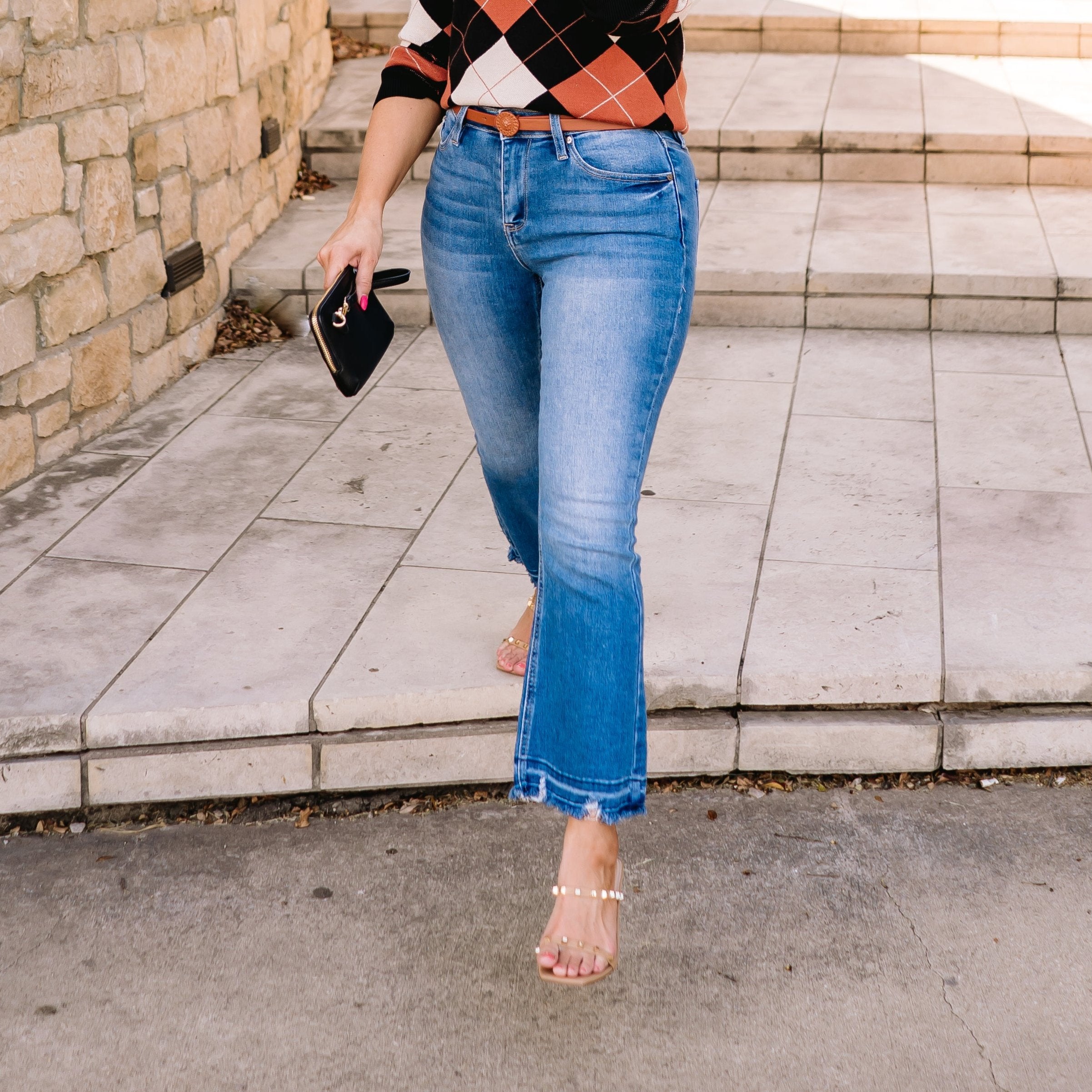 cropped bootcut jeans, medium wash jeans, medium wash bootcut jeans, medium wash denim, cropped jeans, clean jeans, clean denim, teacher jeans, bootcut jeans, frayed hem jeans, frayed hem denim, fall jeans, winter jeans, spring jeans, summer jeans, staple jeans, staple denim