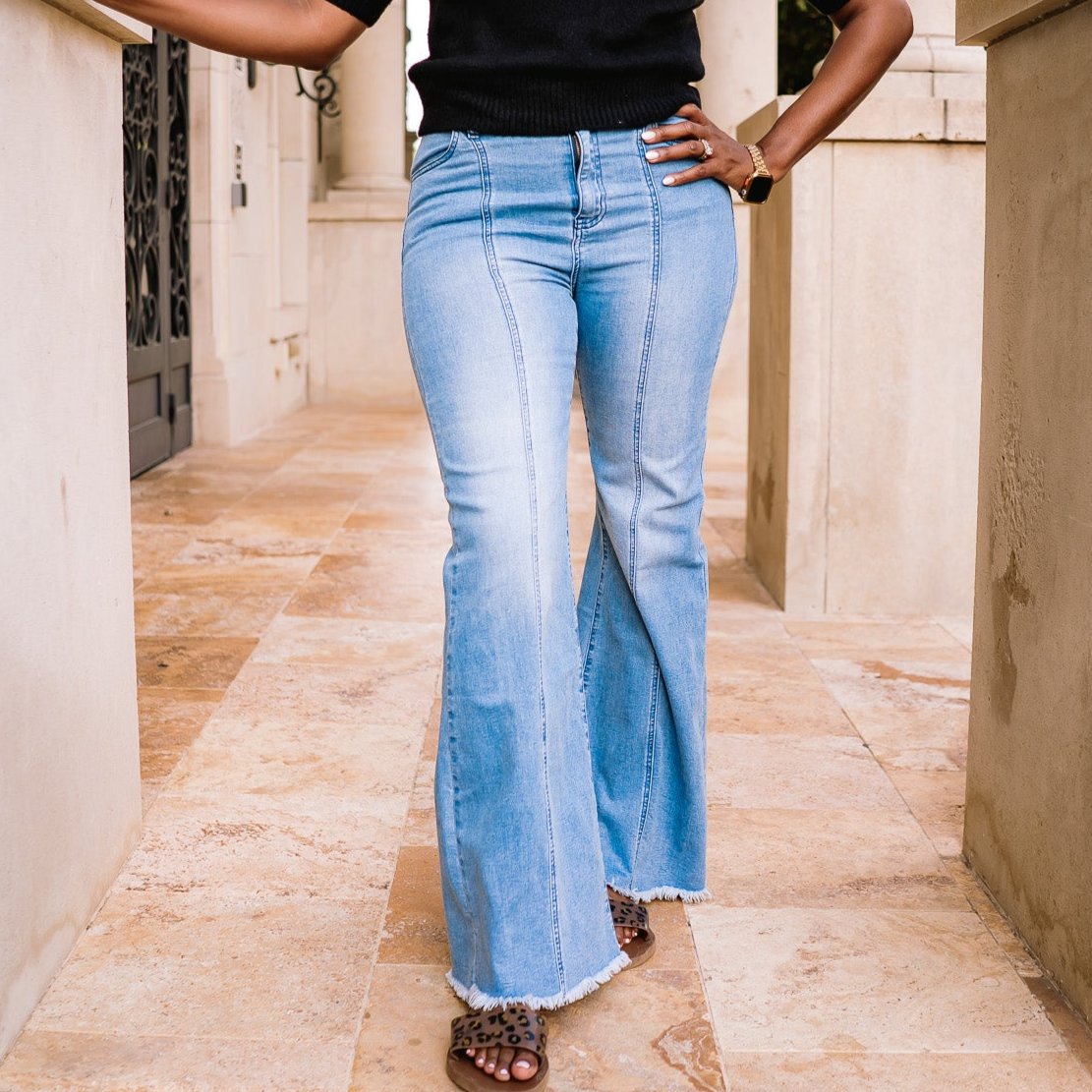 wide leg jeans, wide leg denim, palazzo legs, palazzo jeans, palazzo denim, light wash denim, light wash jeans, clean jeans, clean denim, teacher jeans, teacher denim, fall jeans, staple jeans, winter jeans, winter denim, spring denim, spring jeans, summer jeans, summer denim, medium wash, medium wash denim, medium wash jeans, business casual