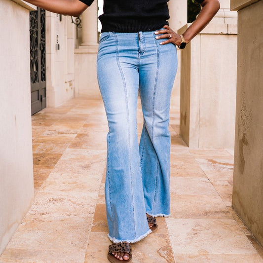 wide leg jeans, wide leg denim, palazzo legs, palazzo jeans, palazzo denim, light wash denim, light wash jeans, clean jeans, clean denim, teacher jeans, teacher denim, fall jeans, staple jeans, winter jeans, winter denim, spring denim, spring jeans, summer jeans, summer denim, medium wash, medium wash denim, medium wash jeans, business casual