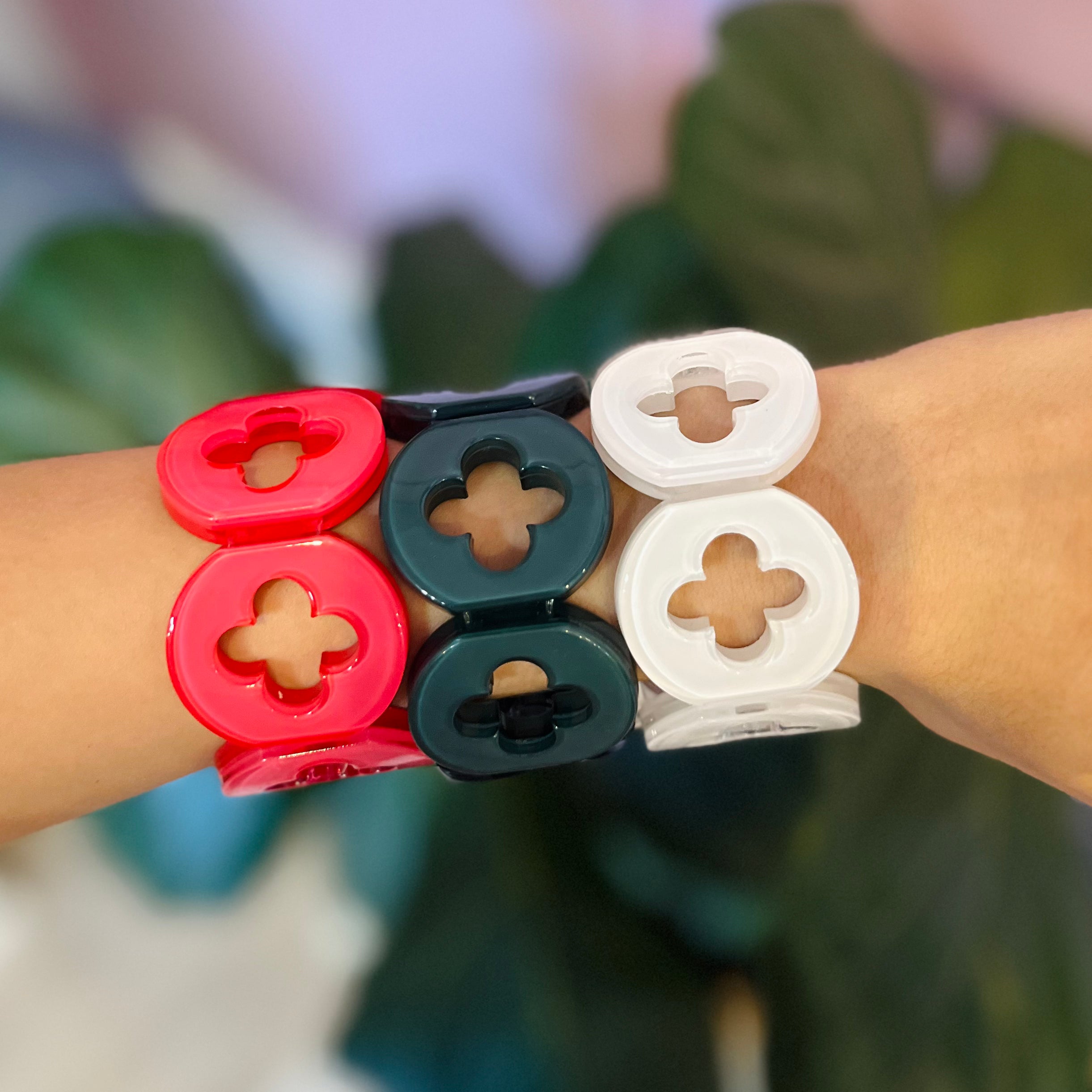 resin bracelets, clover bracelet, clover detail, van cleef dupe, van cleef knockoff, resin cuffs, cuff bracelet, thick bracelet, summer accessories, spring accessories, fun accessories, spring bracelet, summer bracelet, pink bracelet, gift idea, small gift, gift for mom, green bracelet, white bracelet, orange bracelet, lavender bracelet, teal bracelet 