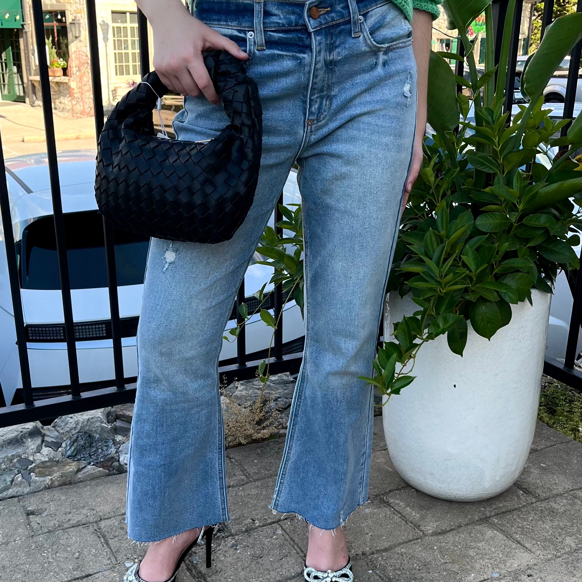 straight leg jeans, cropped jeans, light wash jeans, light wash denim, cropped jeans, straight leg jeans, straight cropped jeans, cropped leg jeans, light wash straight leg jeans, clean denim, teacher denim, back to school denim, school jeans, clean jeans