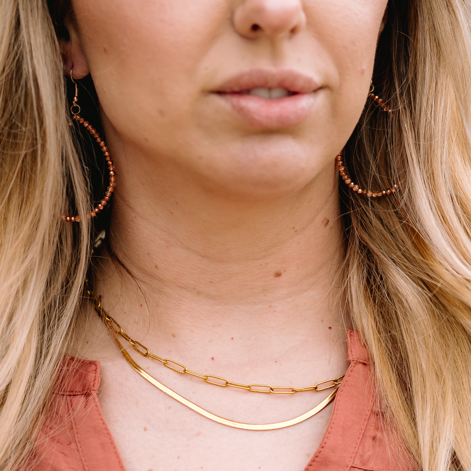 teardrop earrings, beaded teardrop earrings, beaded earrings, lightweight earrings, spring earrings, summer earrings, simple earrings, statement piece earrings, essential earrings, teardrop beaded earrings, brown earrings, copper earrings, natural earrings