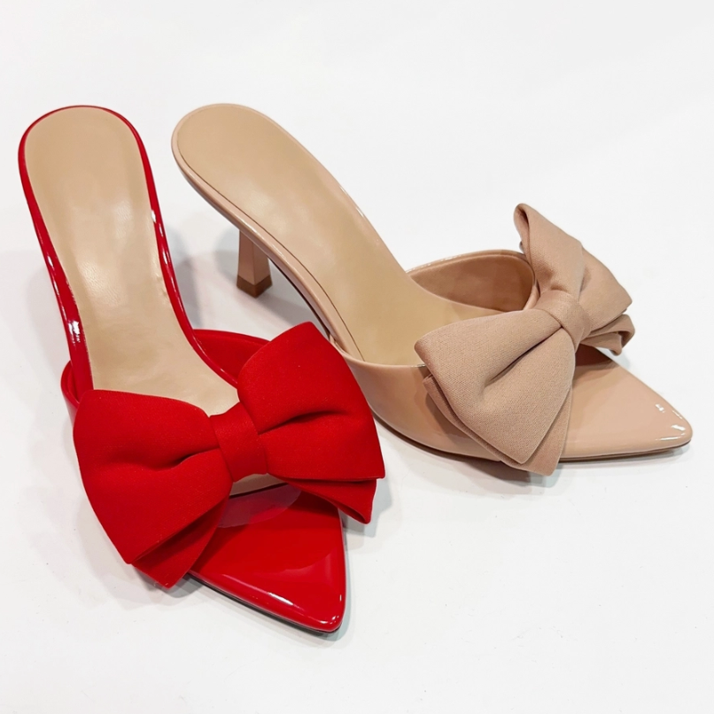 satin heels, kitten heels, pointed toe heels, pointed toe kitten heels, low heels, black heels, nude heels, red heels, red kitten heels, black kitten heels, nude kitten heels, bow heels, black bow heels, nude bow heels, date night heels, homecoming heels