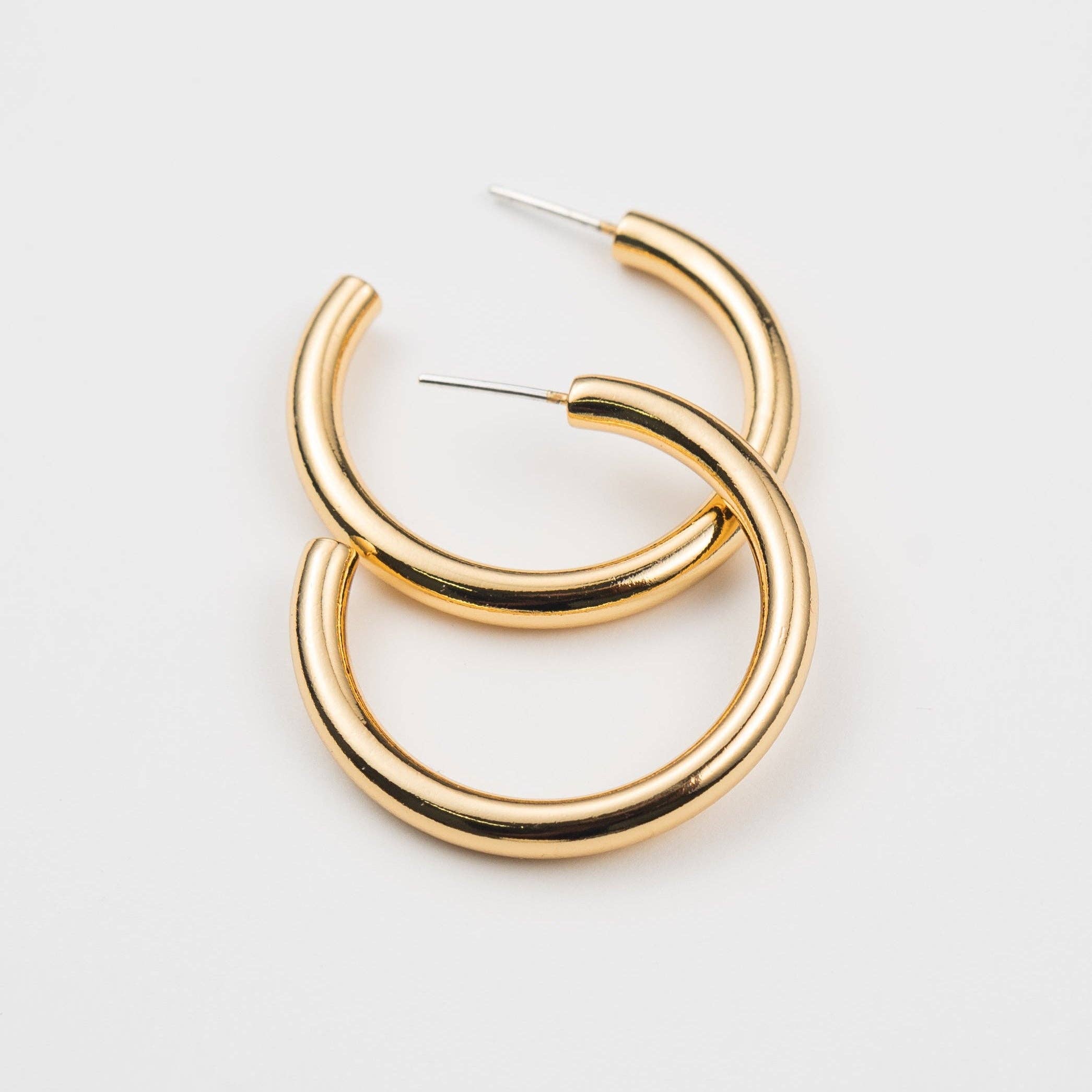 The Avery Classic Gold Hoop Earrings