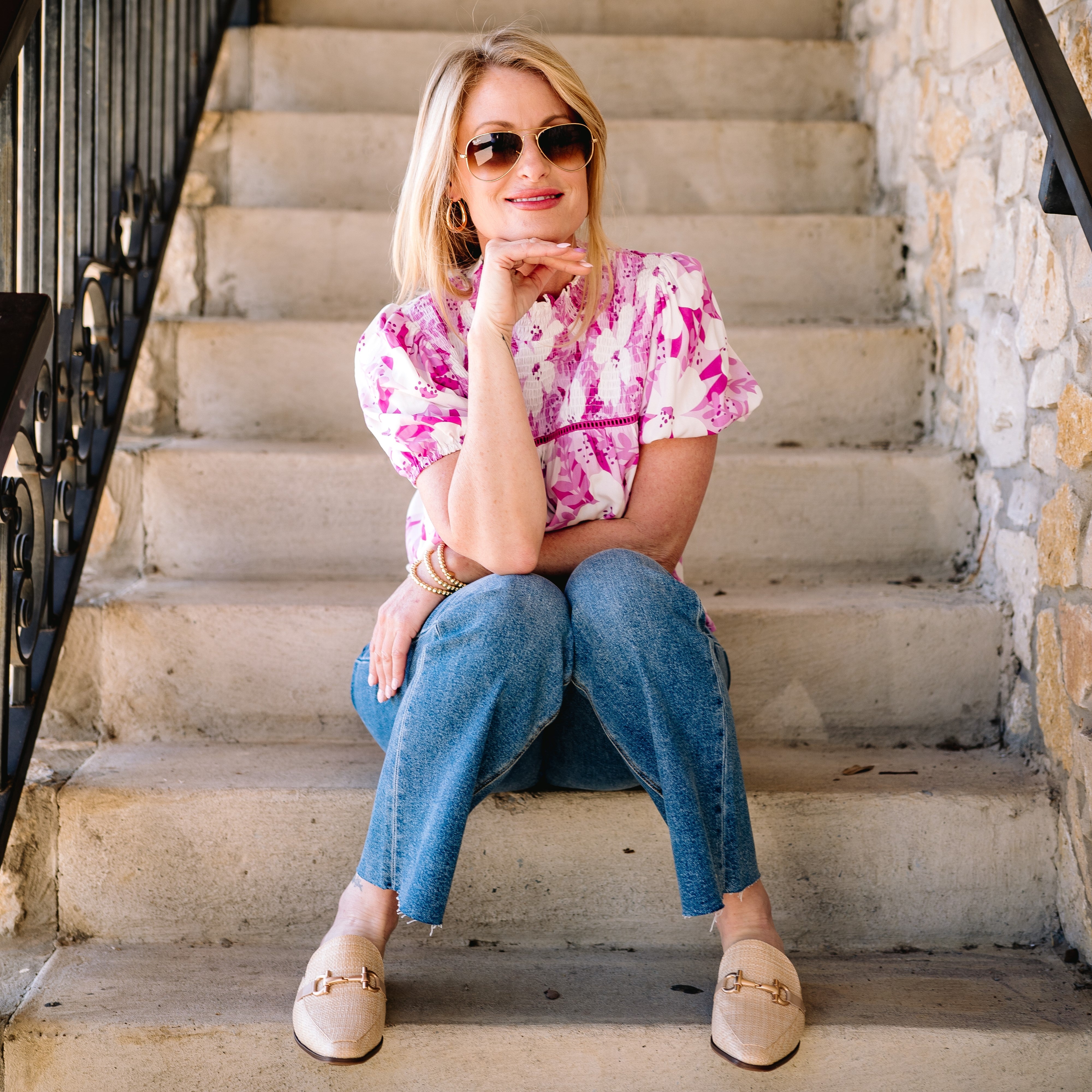 straight leg jeans, cropped jeans, medium wash jeans, medium wash denim, dark wash denim, dark wash jeans, cropped jeans, straight leg jeans, straight cropped jeans, cropped leg jeans, light wash straight leg jeans, clean denim, teacher denim, back to school denim, school jeans, clean jeans